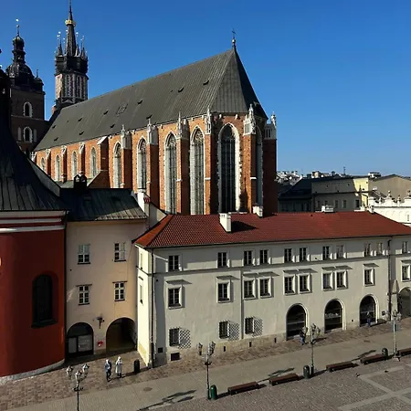 Small Market Square - Old Town *