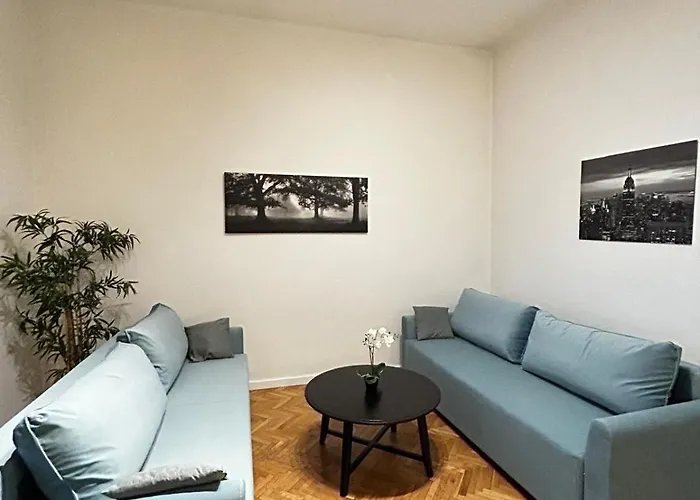 Small Market Square - Old Town *