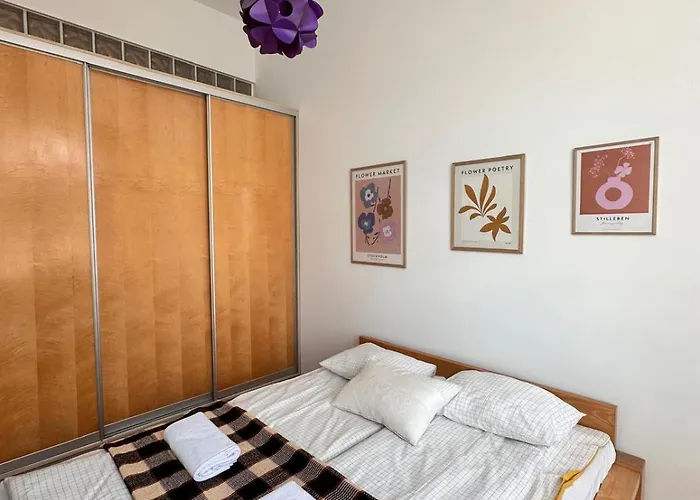 Small Market Square - Old Town *