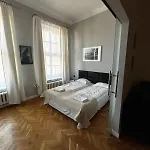 Small Market Square - Old Town Apartament *