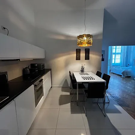 Small Market Square - Old Town كراكوفيا