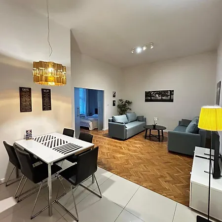 Small Market Square - Old Town * Cracovie